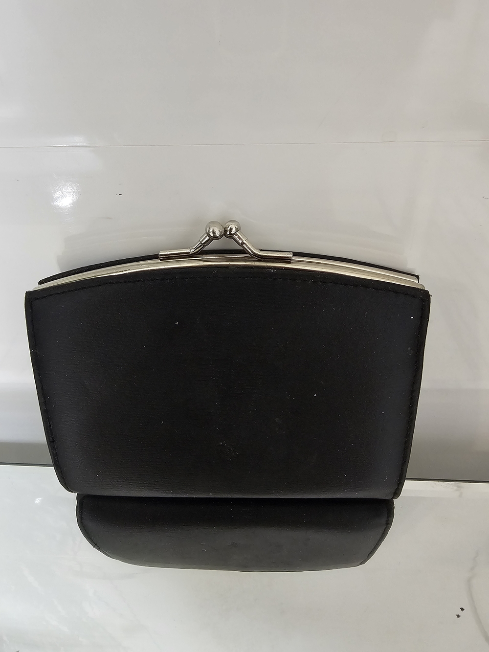 Vera Pelle Black Leather Kiss-Lock Clutch